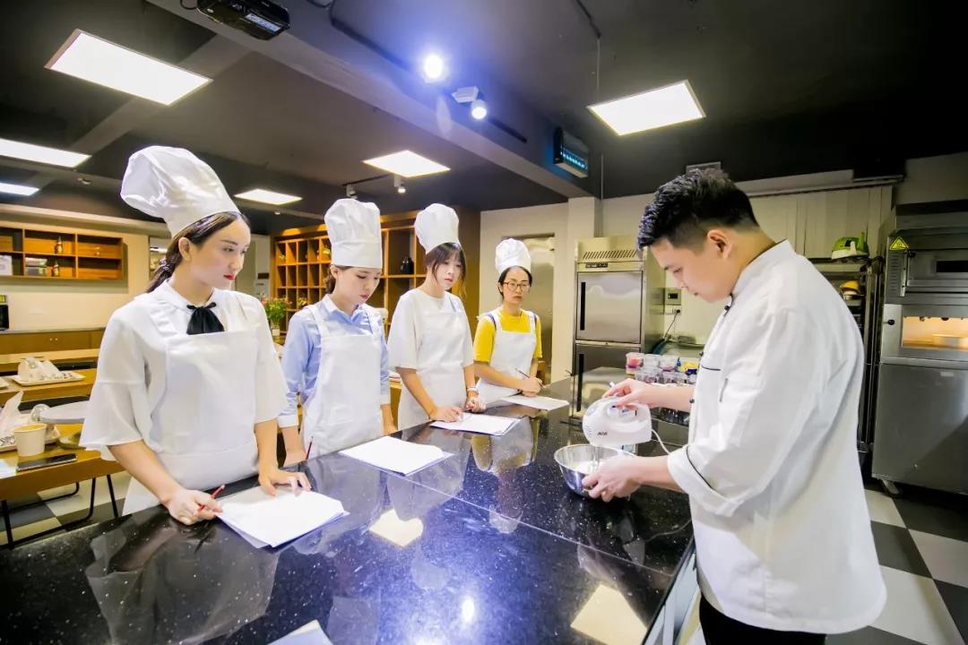 金達(dá)咖啡飲品城-上千種烘焙原料+工具，還有星級大師現(xiàn)場指導(dǎo)！