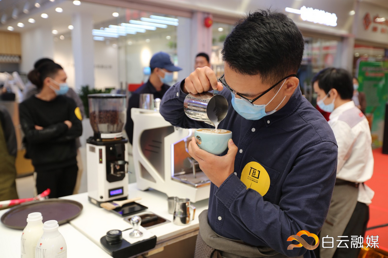 白云融媒：沖煮、拉花、做潮流飲品……全國百名咖啡好手云集白云過招（轉(zhuǎn)載）