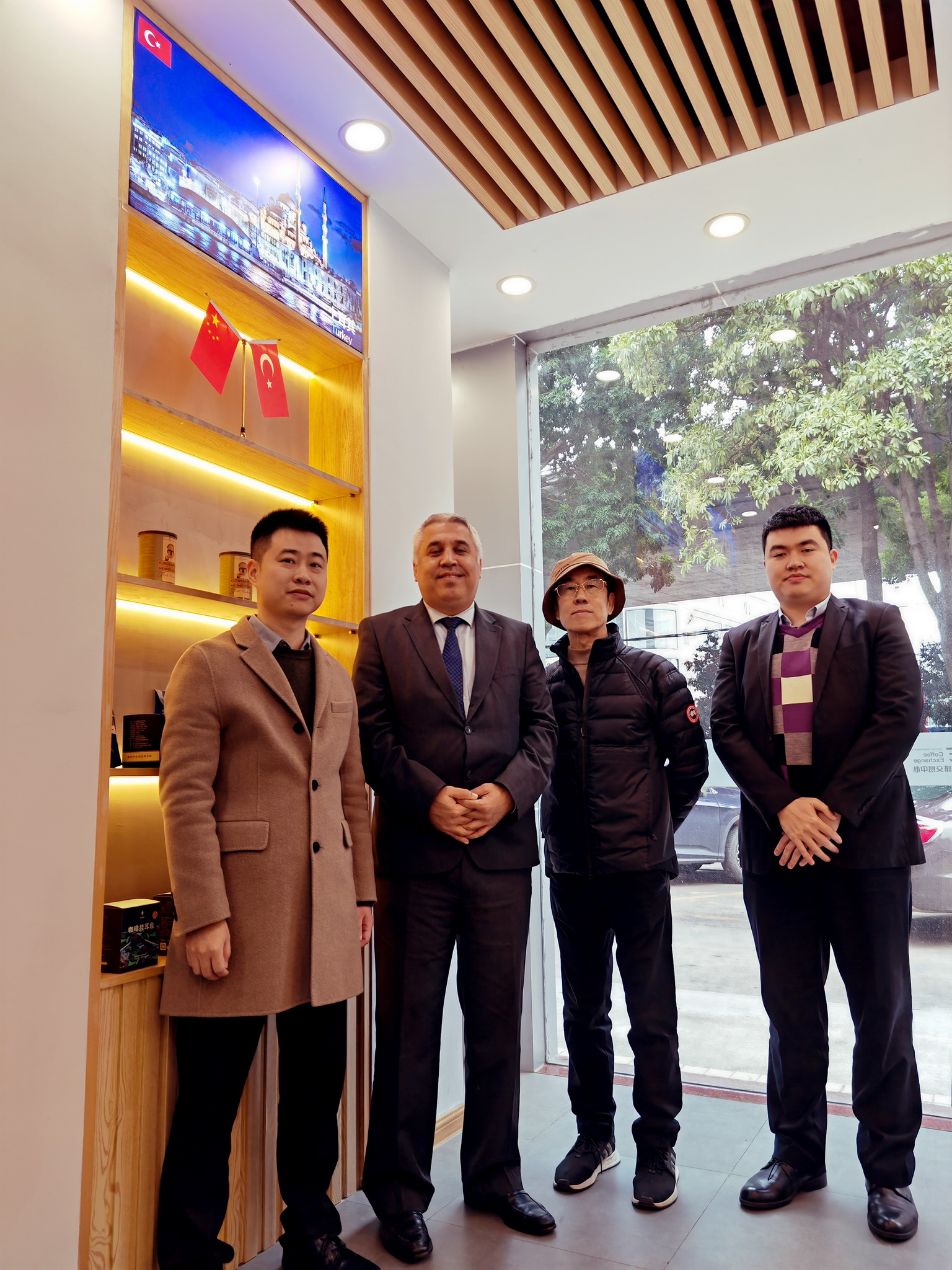 土耳其駐廣州總領(lǐng)事館商務(wù)領(lǐng)事塞爾達爾先生 再次蒞臨金達考察交流 土耳其駐廣州總領(lǐng)事館商務(wù)領(lǐng)事塞爾達爾先生 再次蒞臨金達考察交流