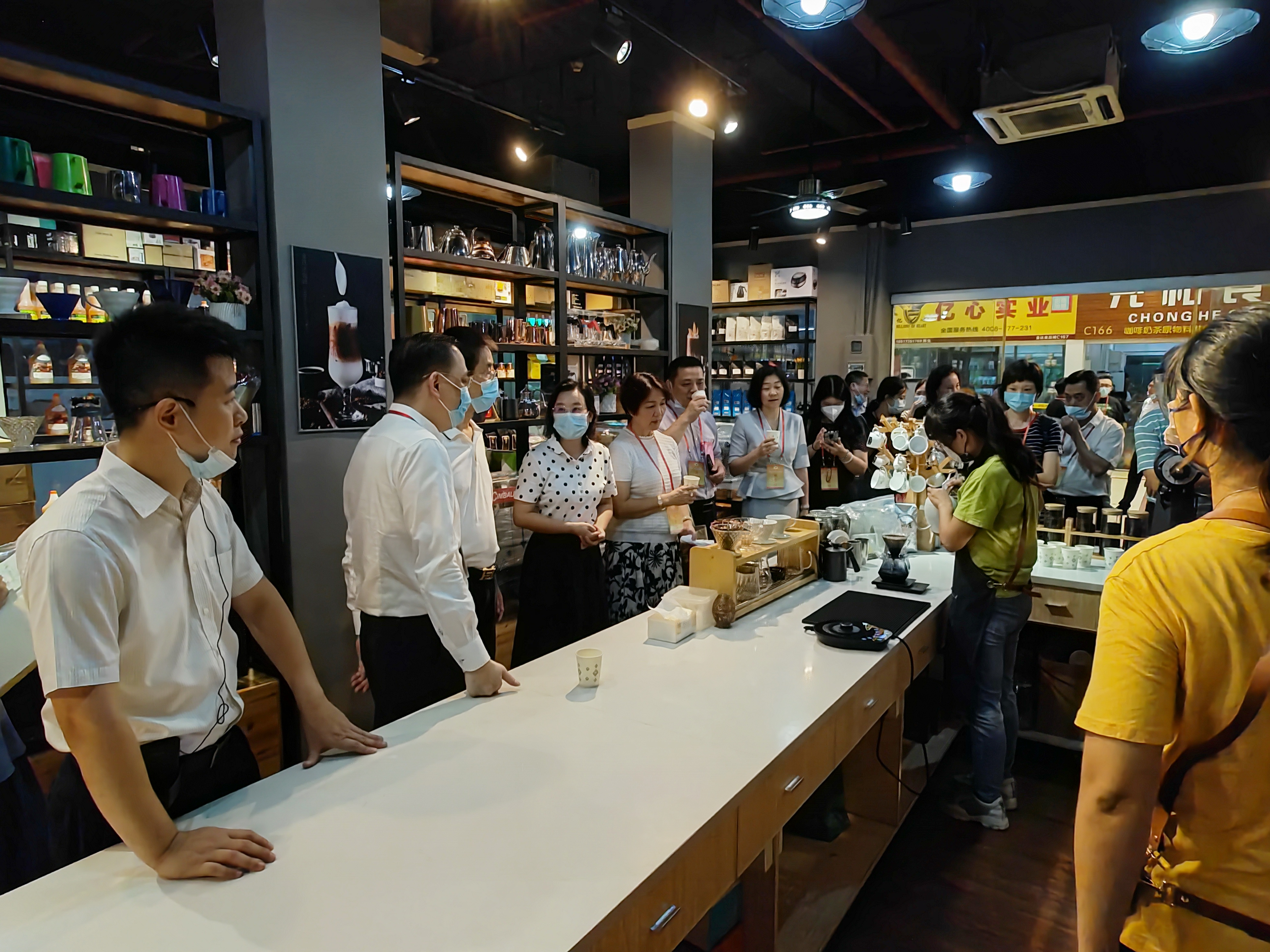 白云區(qū)政協(xié)袁東華主席一行到松洲街道調(diào)研“食材之都”轉(zhuǎn)型升級工作