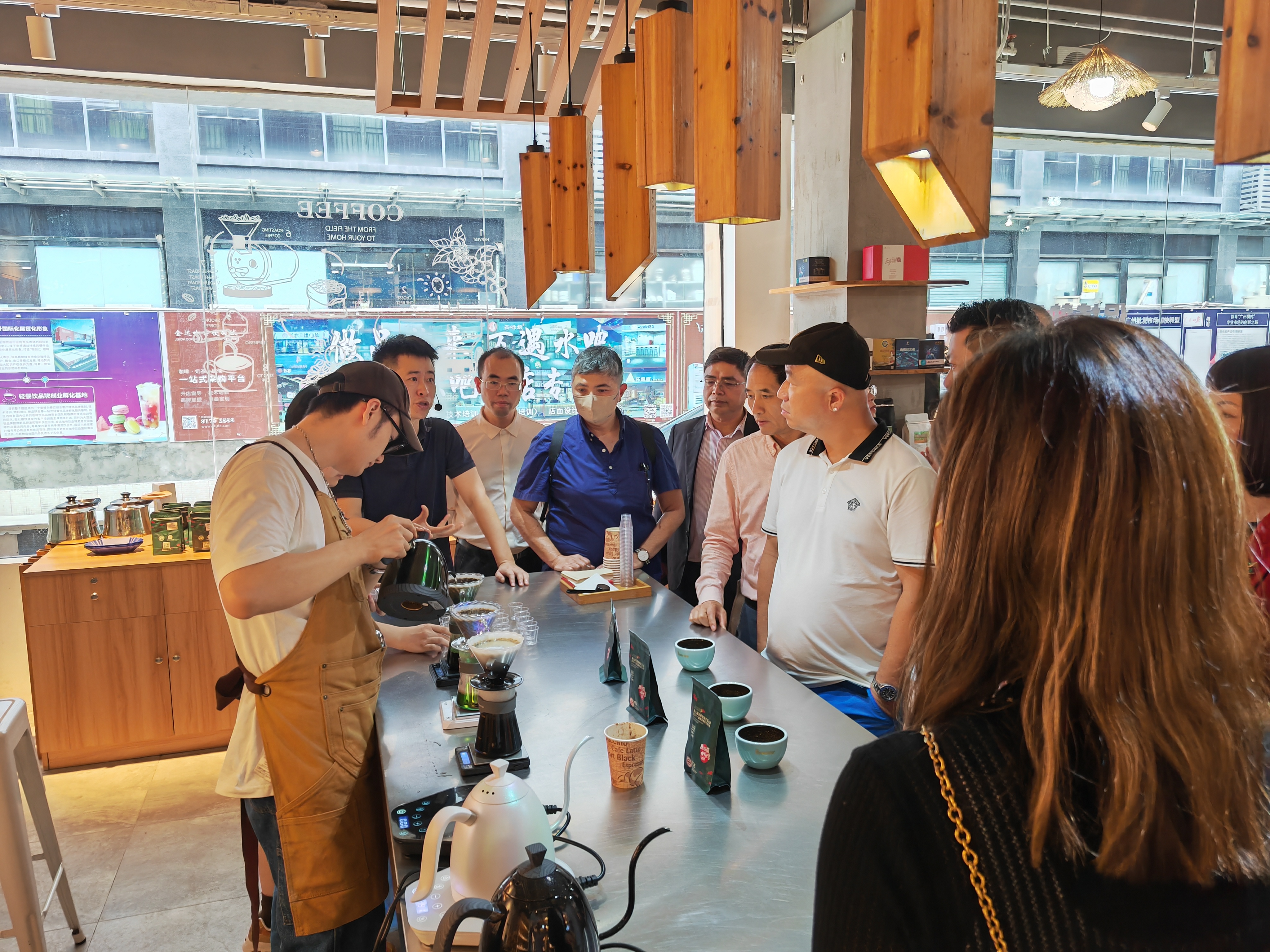 澳門美食同業(yè)聯(lián)合商會一行到金達考察白云“食材之都”高質量發(fā)展工作